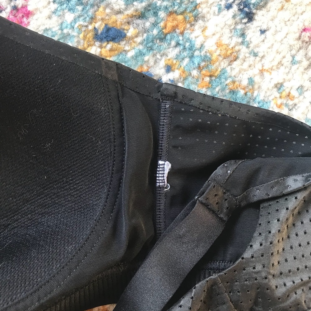 VICTORIAS SECRET black sports bra - Picture 4 of 4